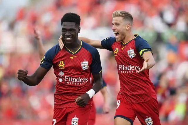 弗格35分辽宁逆转山东 萨林杰42+16深圳胜广州