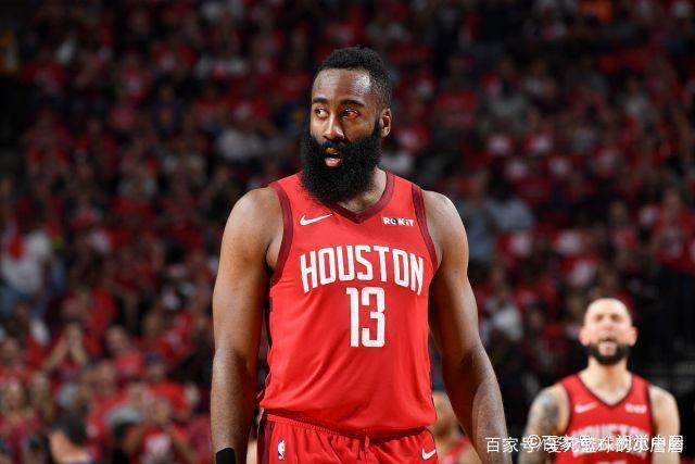 拉塞尔44分字母哥三双 湖人险胜雄鹿重回第九