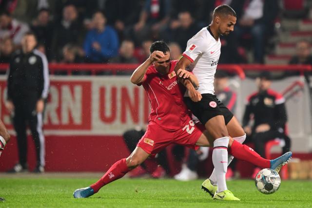 钟鼓和鸣逐绿茵 百面崇阳铜鼓奏响“楚超”咸宁主场